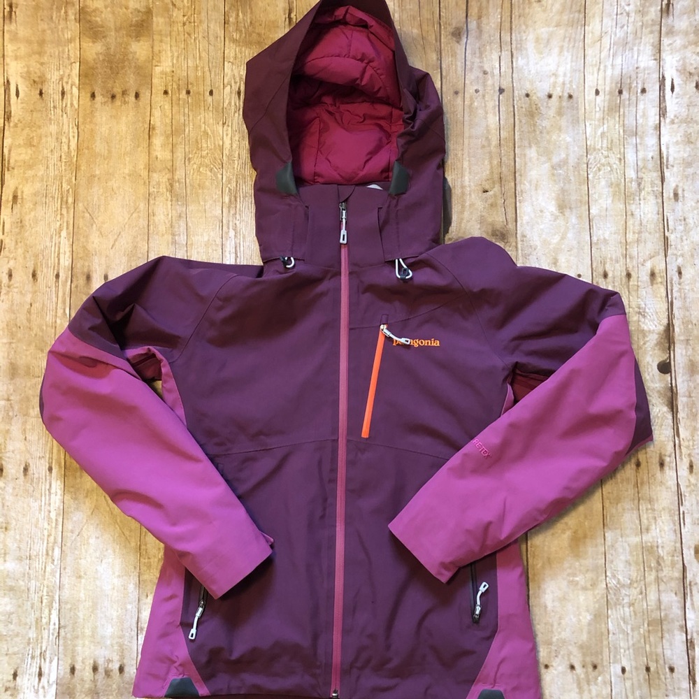 Patagonia Women’s Gore-Tex Ski Jacket  Size Small